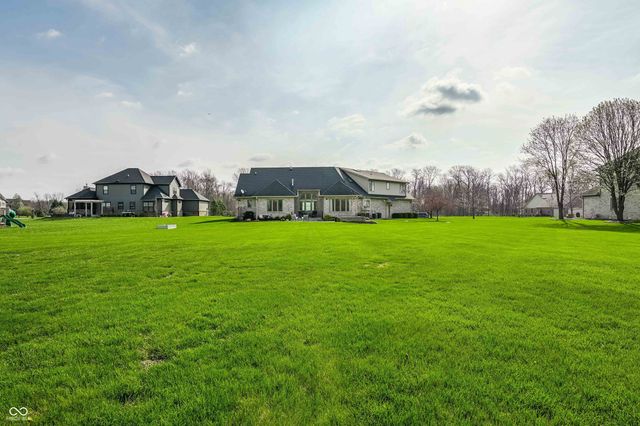 4598 S Ridgeview Drive, Greenfield, IN 46140