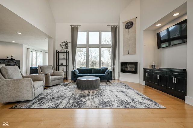 4598 S Ridgeview Drive, Greenfield, IN 46140