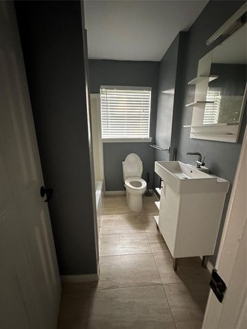511 Guyer Street, Sugar Land, TX 77498