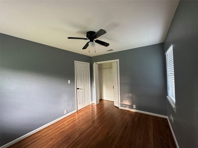 511 Guyer Street, Sugar Land, TX 77498