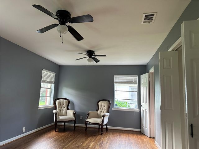 511 Guyer Street, Sugar Land, TX 77498