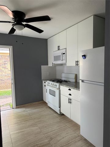511 Guyer Street, Sugar Land, TX 77498