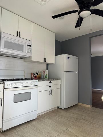 511 Guyer Street, Sugar Land, TX 77498