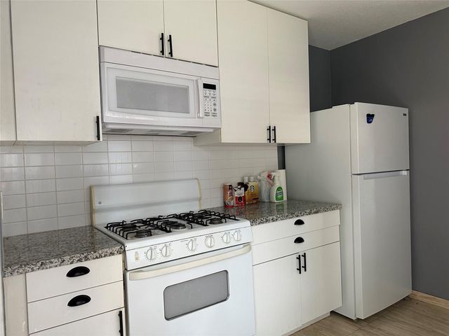 511 Guyer Street, Sugar Land, TX 77498