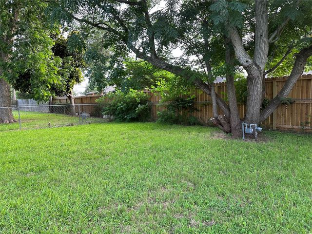 511 Guyer Street, Sugar Land, TX 77498