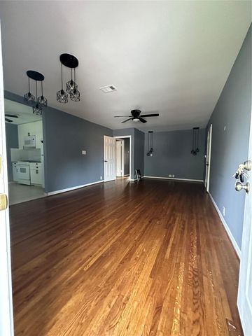 511 Guyer Street, Sugar Land, TX 77498
