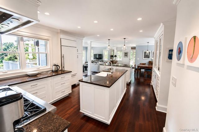 13 Peathole Lane, Bellport Village, NY 11713