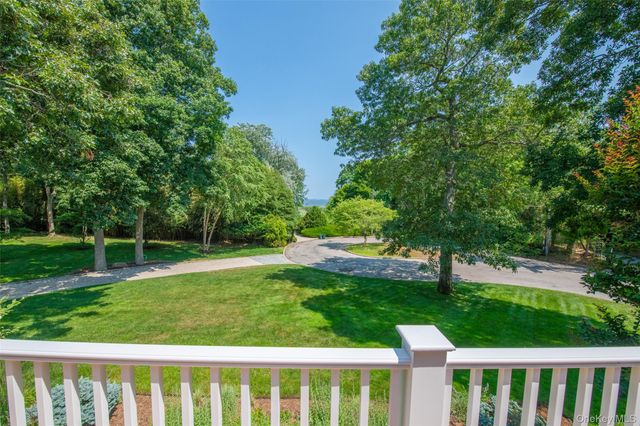13 Peathole Lane, Bellport Village, NY 11713