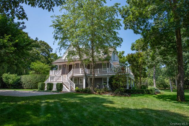 13 Peathole Lane, Bellport Village, NY 11713