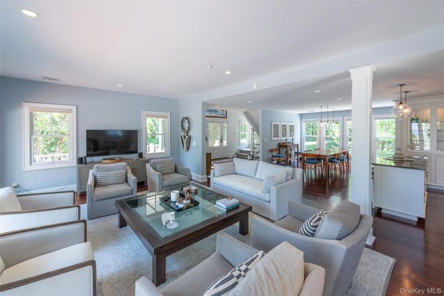 13 Peathole Lane, Bellport Village, NY 11713