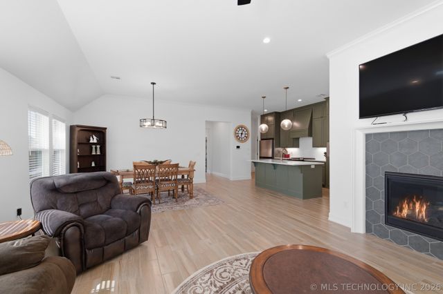 1417 N 72nd Street, Broken Arrow, OK 74014