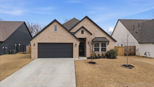 1417 N 72nd Street, Broken Arrow, OK 74014