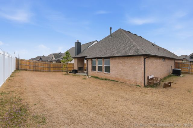 1417 N 72nd Street, Broken Arrow, OK 74014