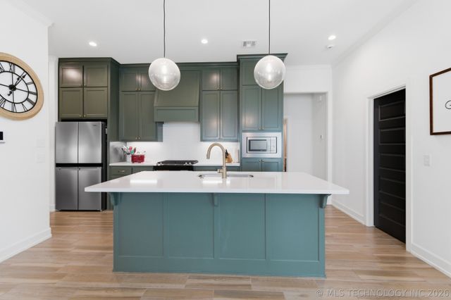 1417 N 72nd Street, Broken Arrow, OK 74014