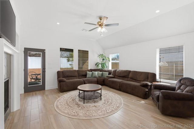 1417 N 72nd Street, Broken Arrow, OK 74014