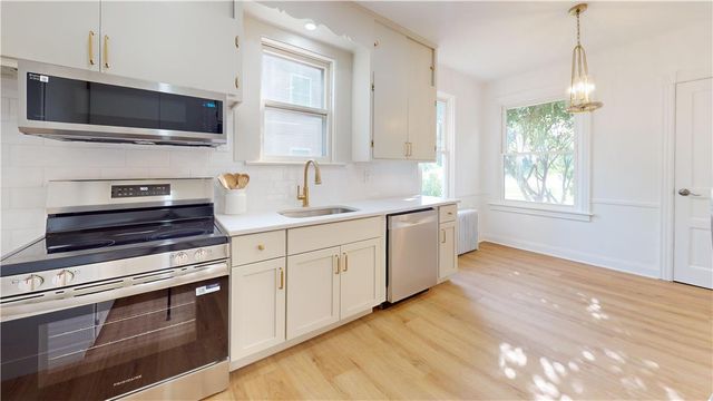306 Nazareth PIKE, Bethlehem City, PA 18020