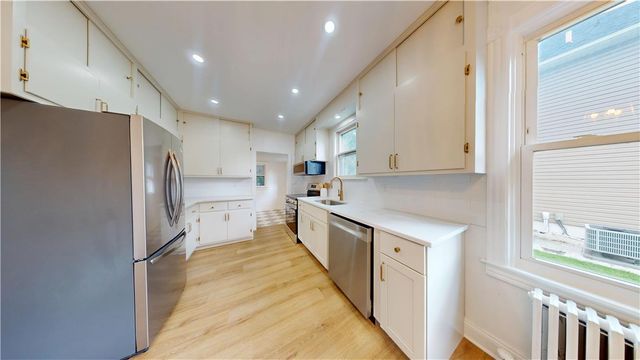 306 Nazareth PIKE, Bethlehem City, PA 18020