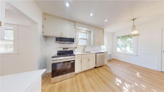 306 Nazareth PIKE, Bethlehem City, PA 18020