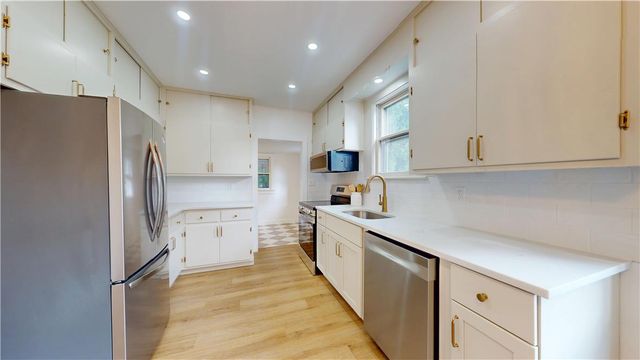 306 Nazareth PIKE, Bethlehem City, PA 18020