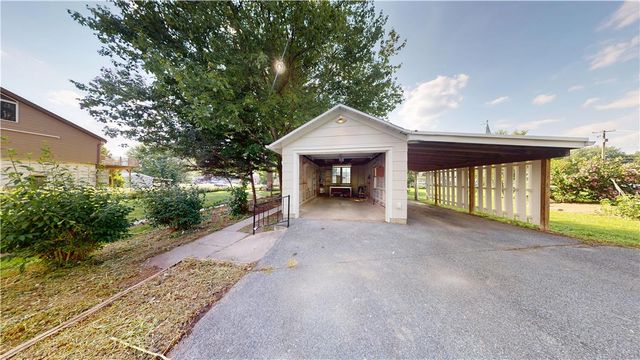 306 Nazareth PIKE, Bethlehem City, PA 18020