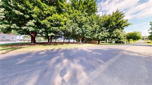 306 Nazareth PIKE, Bethlehem City, PA 18020