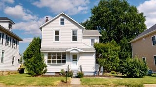 306 Nazareth PIKE, Bethlehem City, PA 18020