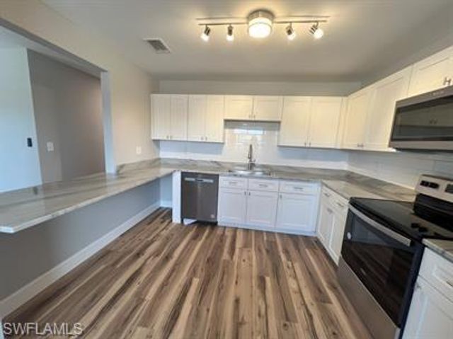 639 SE 13th AVE # 113, Cape Coral, FL 33990