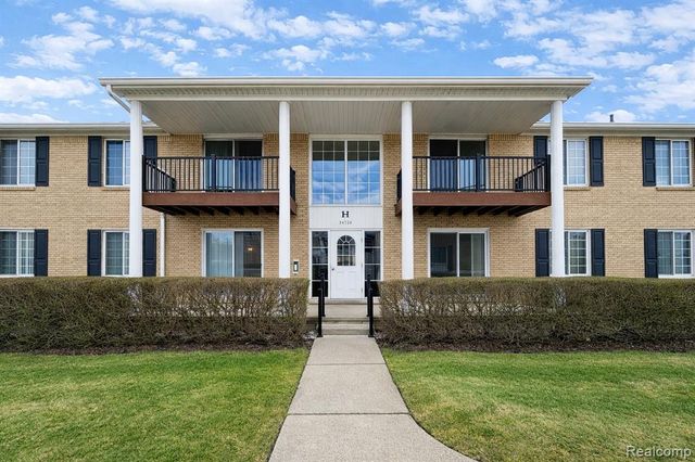 34720 Huntley Drive 23, Sterling Heights, MI 48312