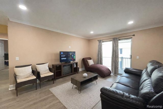 34720 Huntley Drive 23, Sterling Heights, MI 48312