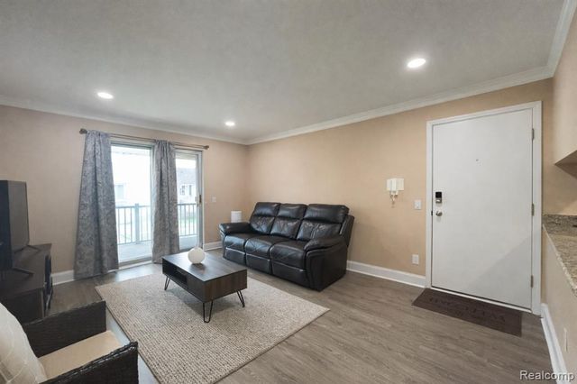 34720 Huntley Drive 23, Sterling Heights, MI 48312