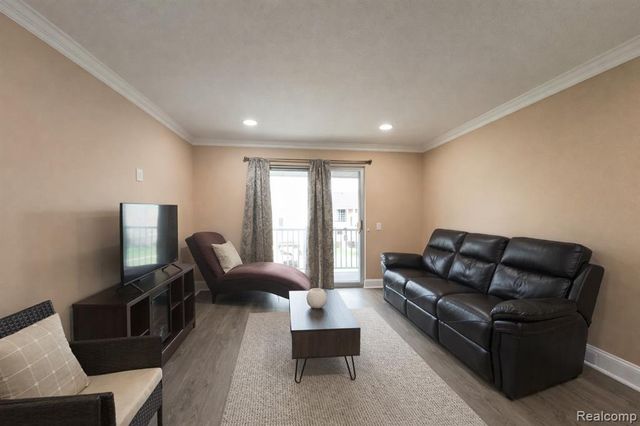 34720 Huntley Drive 23, Sterling Heights, MI 48312
