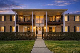34720 Huntley Drive 23, Sterling Heights, MI 48312