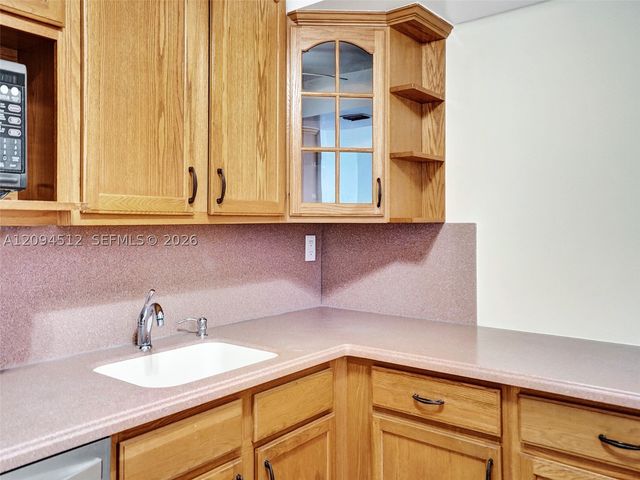 2001 Atlantic Shores Blvd 419, Hallandale Beach, FL 33009