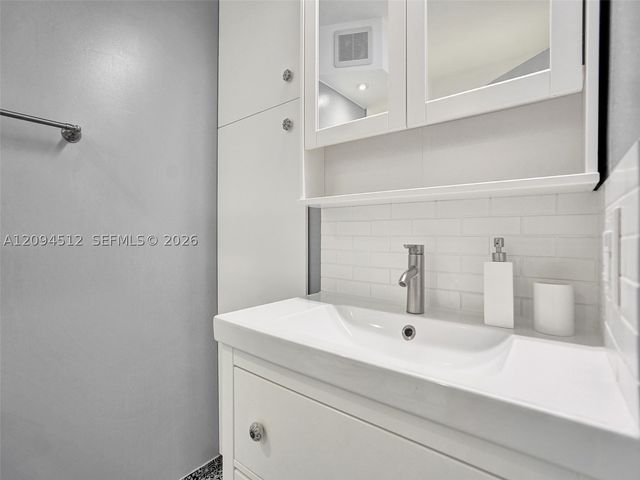 2001 Atlantic Shores Blvd 419, Hallandale Beach, FL 33009