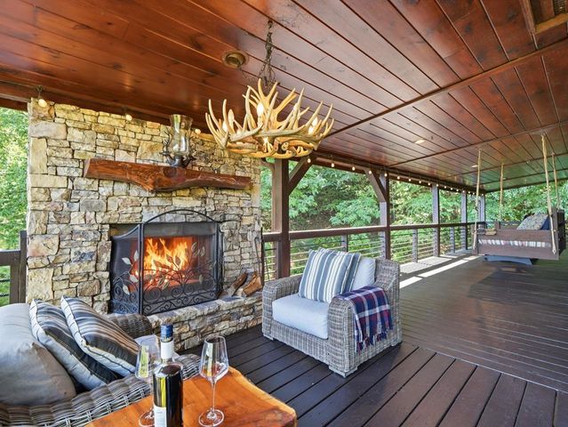 135 Bandit Lane, Blue Ridge, GA 30513