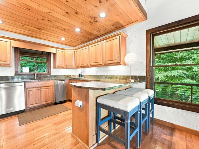 135 Bandit Lane, Blue Ridge, GA 30513