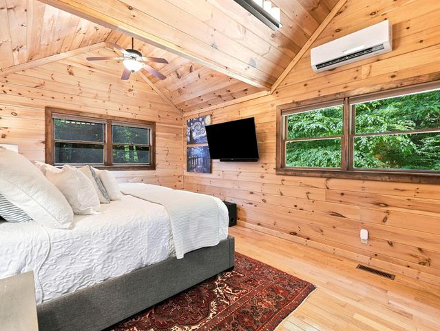 135 Bandit Lane, Blue Ridge, GA 30513