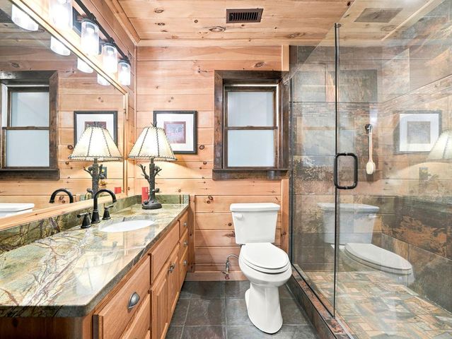 135 Bandit Lane, Blue Ridge, GA 30513