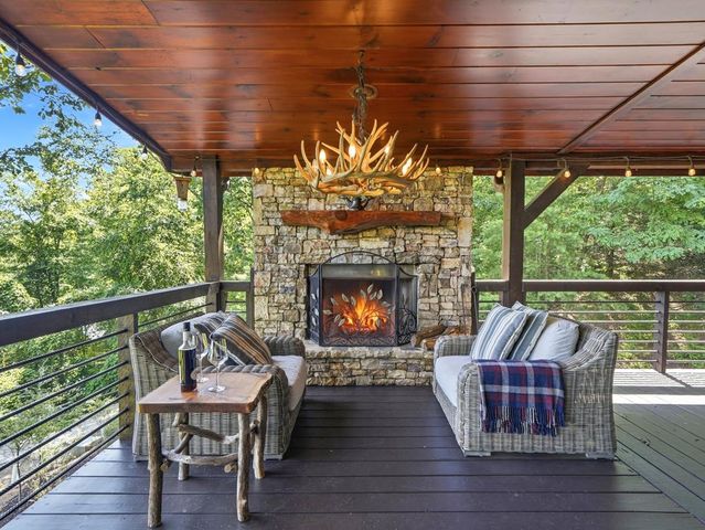 135 Bandit Lane, Blue Ridge, GA 30513