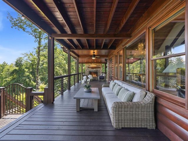 135 Bandit Lane, Blue Ridge, GA 30513