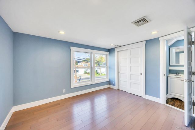 259 35th Street, Lindenhurst, NY 11757