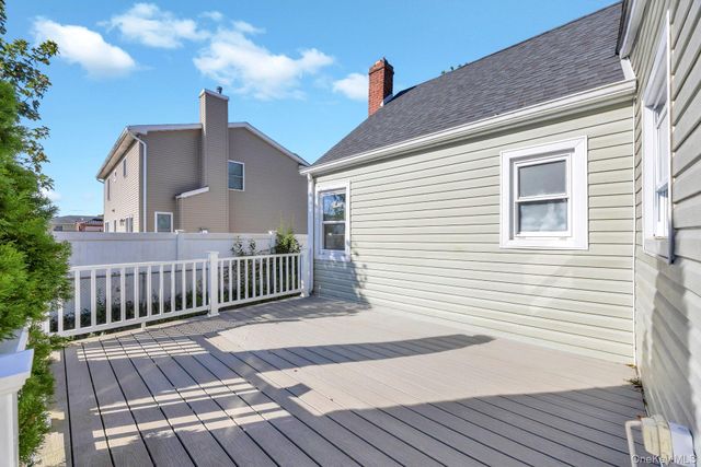 259 35th Street, Lindenhurst, NY 11757