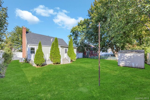 259 35th Street, Lindenhurst, NY 11757