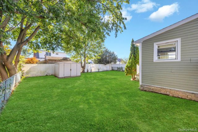 259 35th Street, Lindenhurst, NY 11757