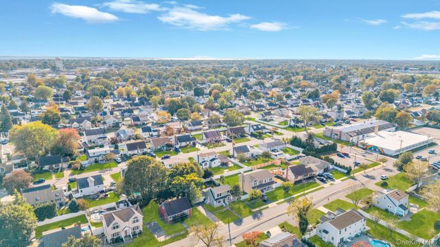 259 35th Street, Lindenhurst, NY 11757