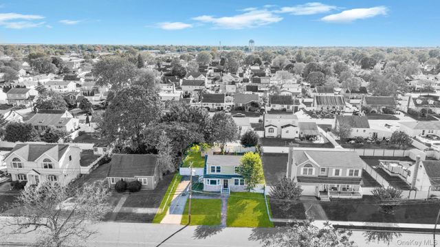 259 35th Street, Lindenhurst, NY 11757