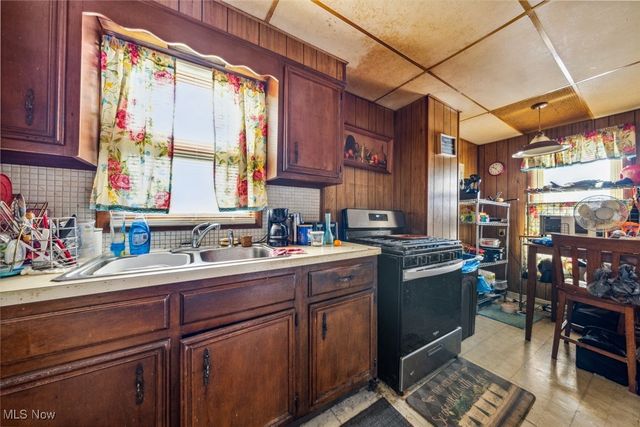 3608 W 45th Street, Cleveland, OH 44102