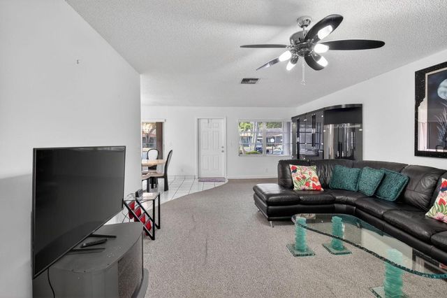 14386 Campanelli Drive, Delray Beach, FL 33484