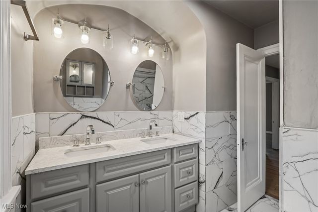 2923 Brookview Boulevard, Parma, OH 44134