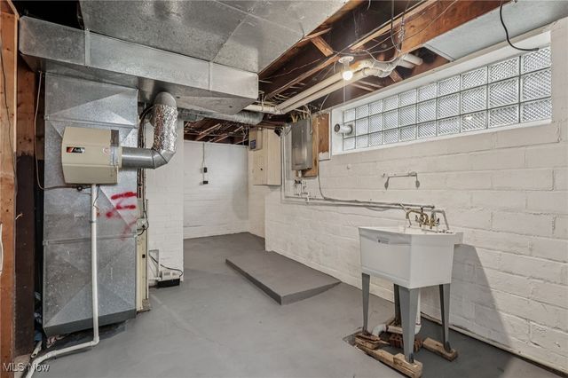 2923 Brookview Boulevard, Parma, OH 44134